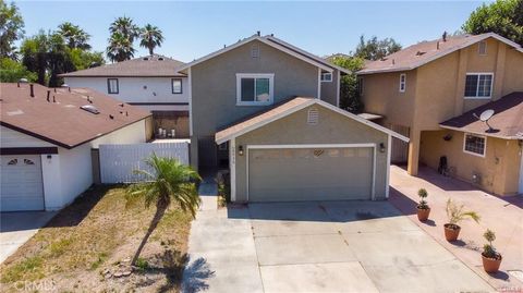 8936 Summerwood Fontana CA 92335