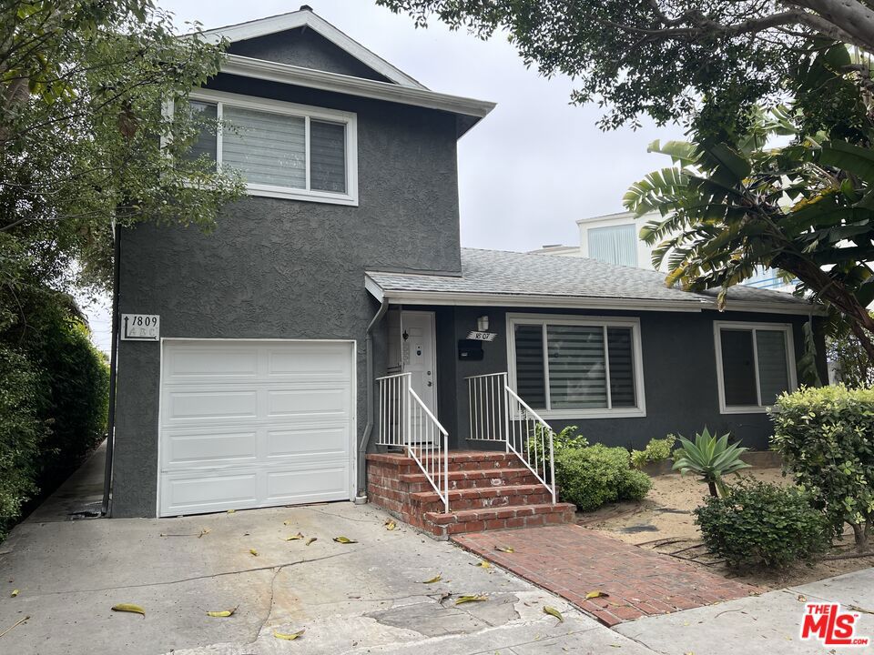 Introducing 1807 Oak St. Well-located in the hot rental market of Santa Monica, this property is just a few minutes from Clover Park. This 5-unit building consists of (1) 3-bedroom 2-bath unit front, (1) 1-bedroom 1.5 bath unit, and (3) 1-bedroom 1-bath units. The property is currently operating at 3.65% Cap Rate and 17.34 GRM. The property has a total of 8 parking spaces, including a 2-car and a 1-car garages.