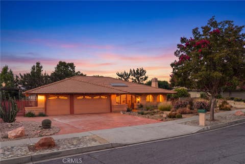 Photo of 724 W Veronica ST, Upland, CA 91784 (MLS # CV26171023)