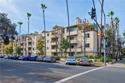 Photo of 645 Chestnut AVE, Long Beach, CA 90802 (MLS # PW26105836)