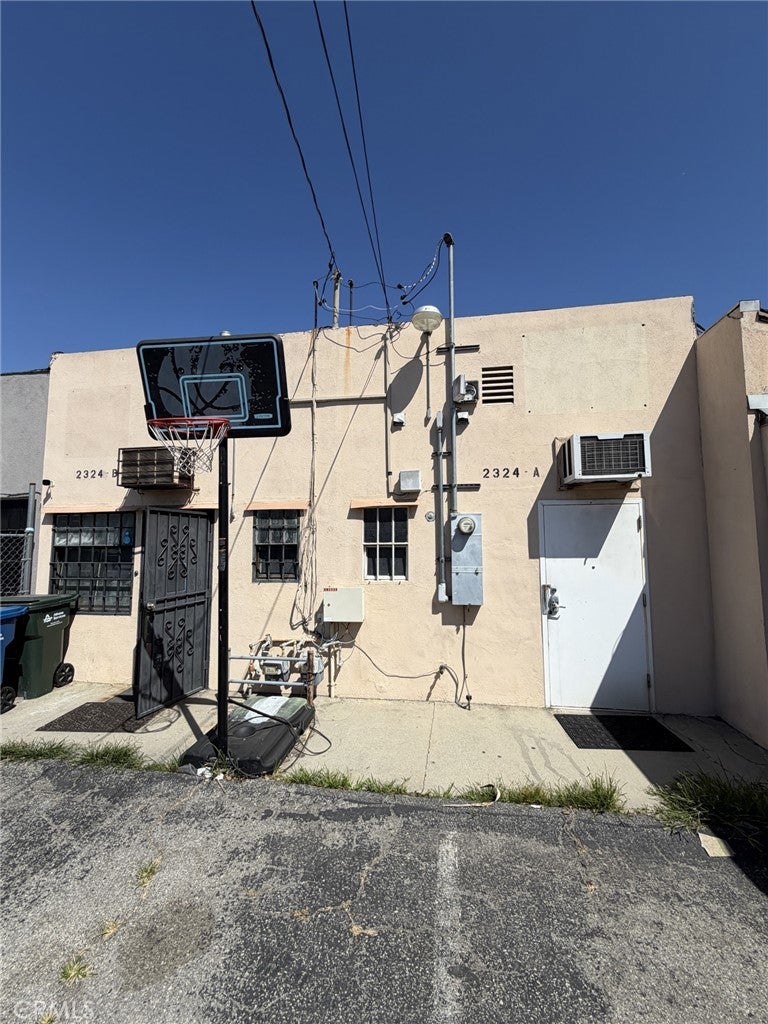 2324 S Atlantic