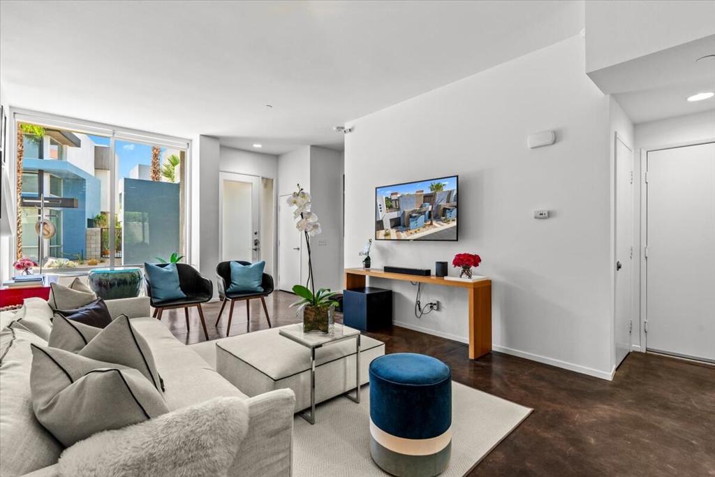 222 Breeze Loop