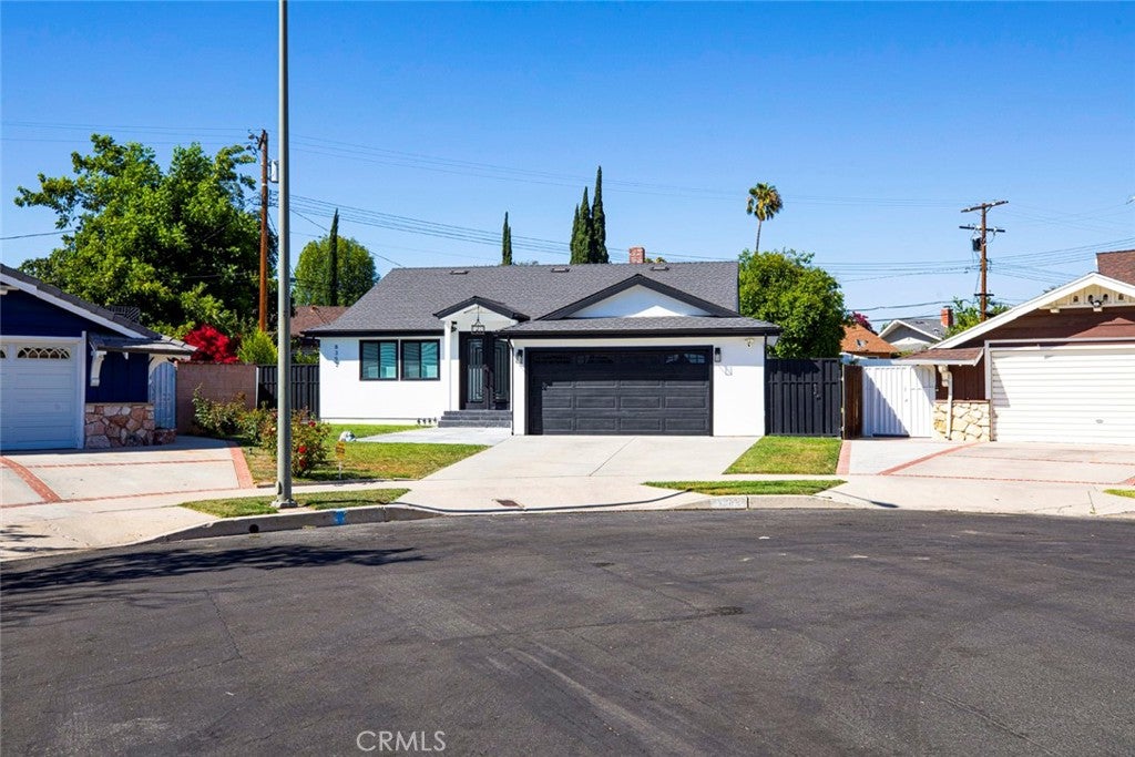 8352 Capps AVE, Northridge CA 91324