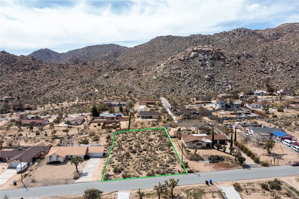 61100 Sandalwood Trail
