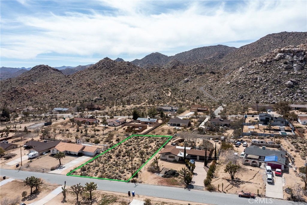 61100 Sandalwood Trail