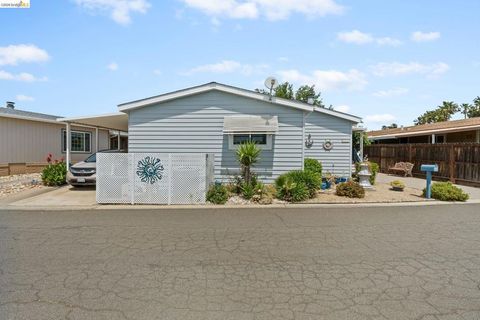 Photo of 191 Oxbow Marina Dr Dr, Isleton, CA 95641 (MLS # 41133387)
