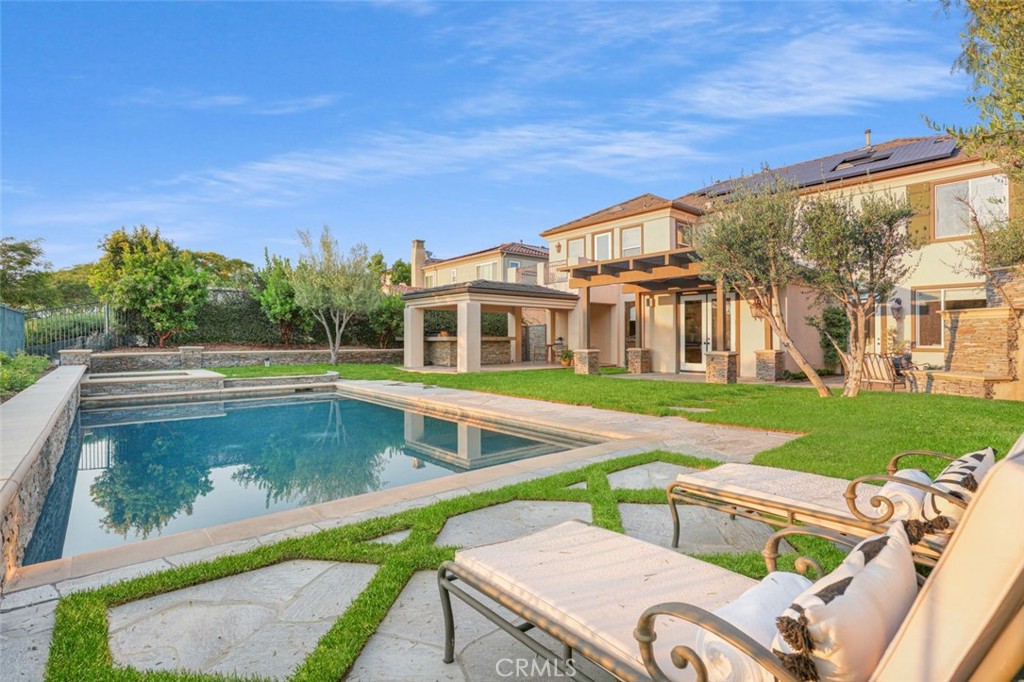 11 River Rock Drive