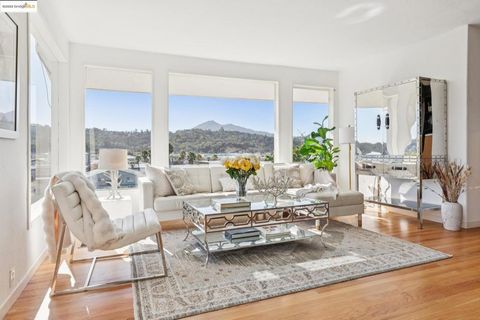 Photo of 28 Marina Court Dr Dr, San Rafael, CA 94901 (MLS # 41118432)