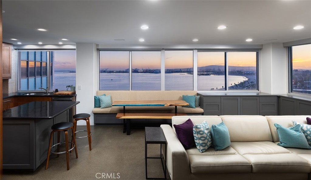 2999 E Ocean Boulevard 1830