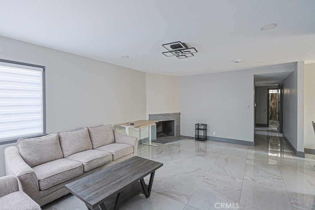 16561 Monroe, Huntington Beach CA 92647 - Photo 7