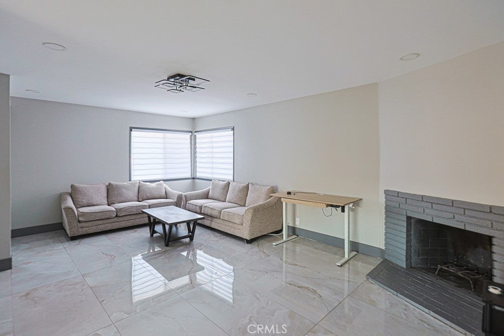 16561 Monroe, Huntington Beach CA 92647 - Photo 6