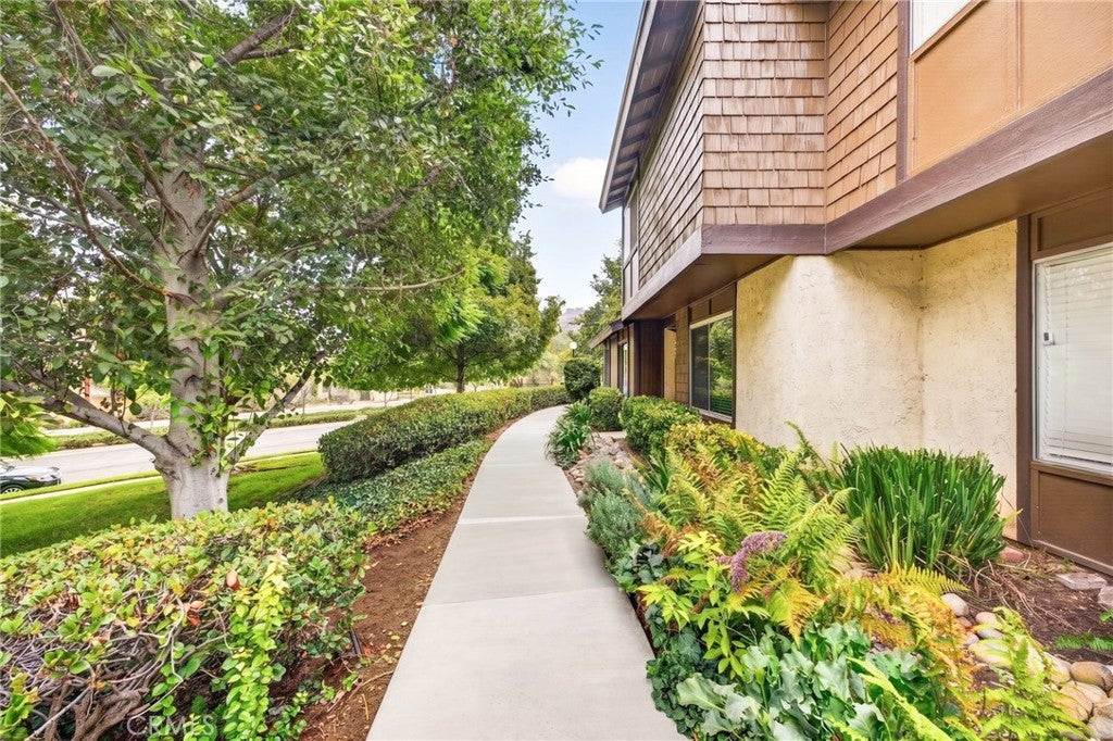 1285 Tarryglen Ln