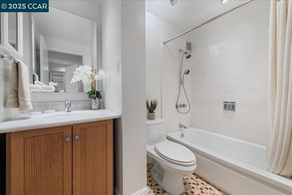 ADAMS POINT - Residential