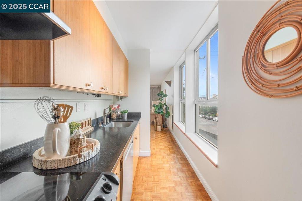 ADAMS POINT - Residential