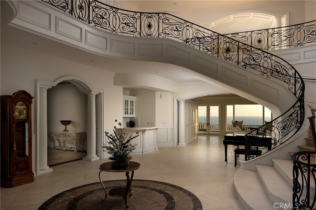 71 Ritz Cove