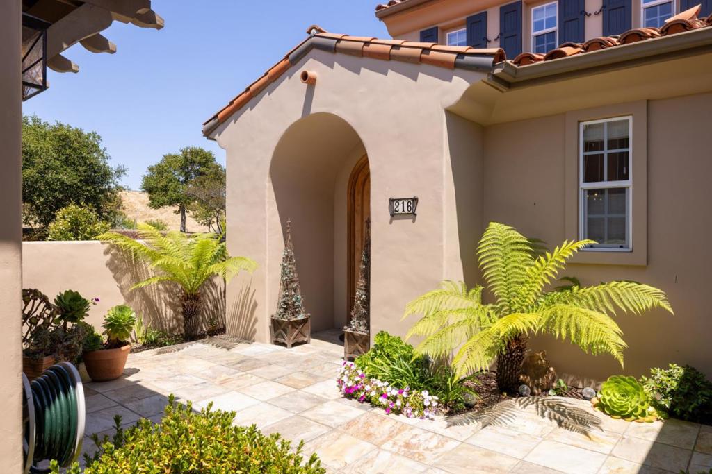 216 Mirasol Way