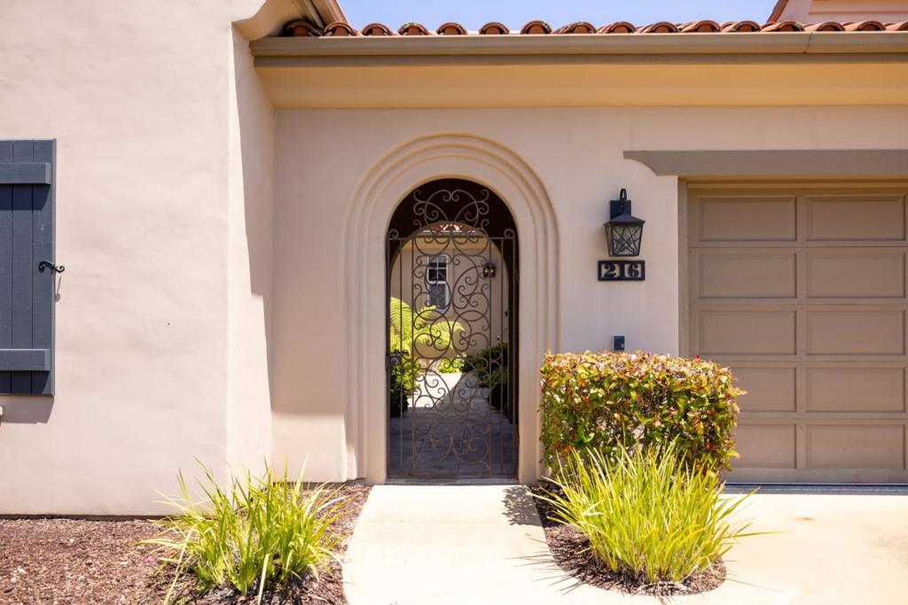 216 Mirasol Way