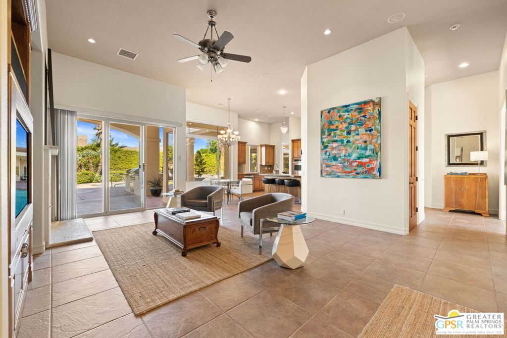 Villaggio On Sinatra - Residential