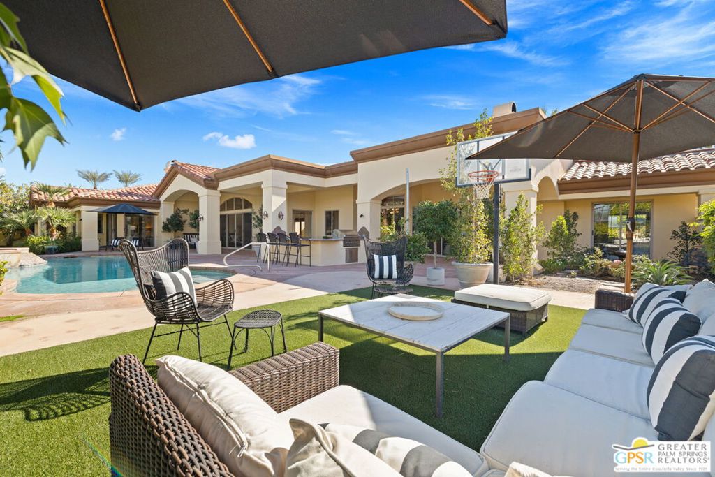 Villaggio On Sinatra - Residential