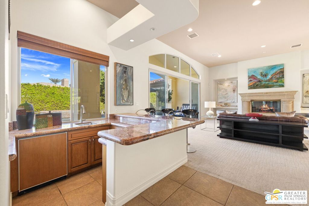 Villaggio On Sinatra - Residential