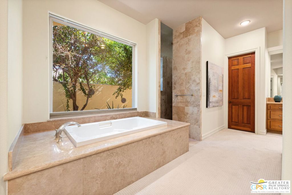 Villaggio On Sinatra - Residential