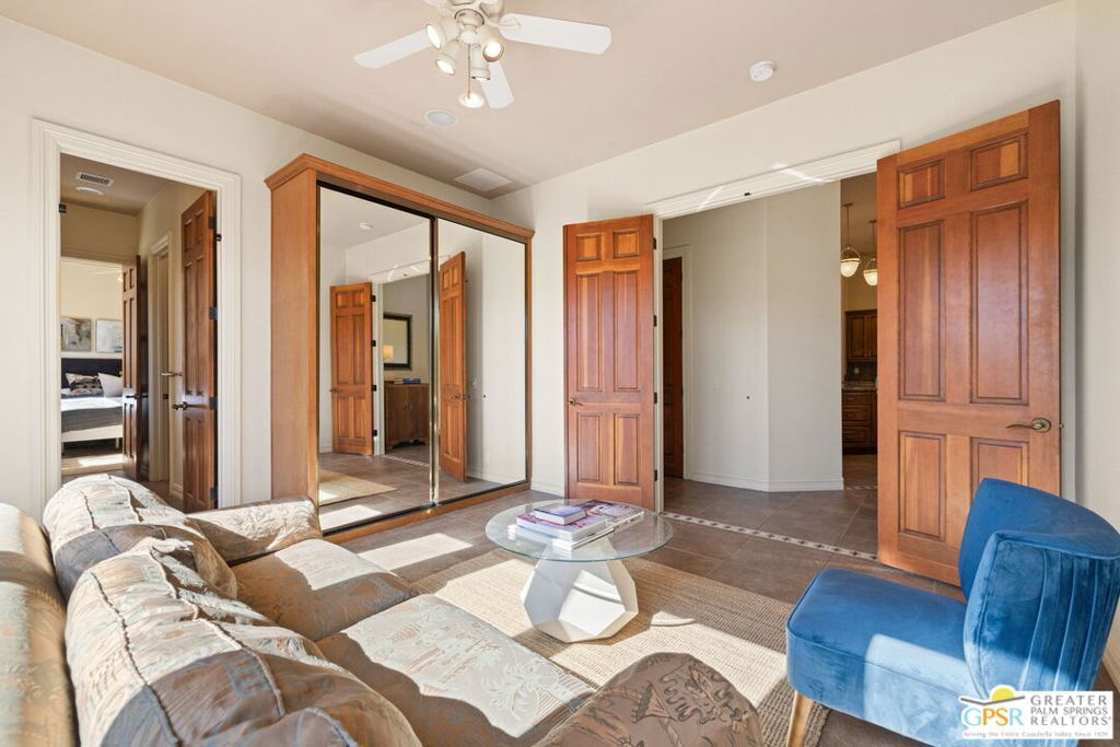 Villaggio On Sinatra - Residential