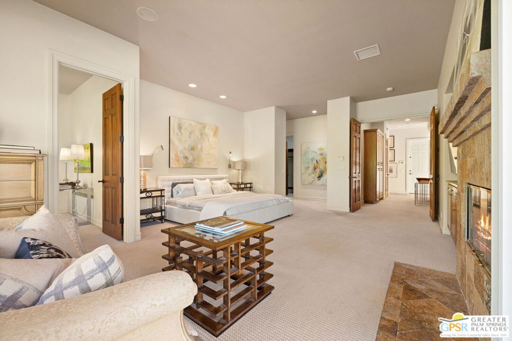 Villaggio On Sinatra - Residential