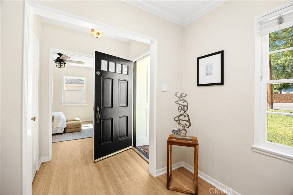 Photo of 852 E Howard Street, Pasadena, CA 91104 (MLS # WS25240117)