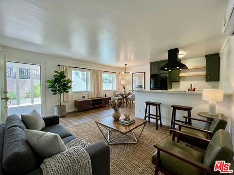 Photo of 5819 Carlton Way #8, Los Angeles, CA 90028 (MLS # 26818653)