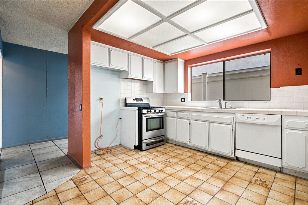 417 8th Street, Huntington Beach CA 92648 - Photo 12