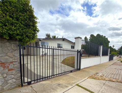Photo of 13658 Garrick Avenue, Sylmar, CA 91342 (MLS # CV26214356)