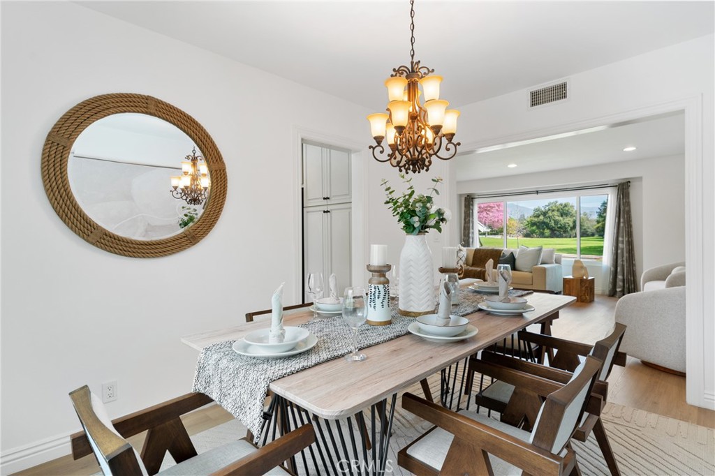 651 N Sunnyslope Avenue