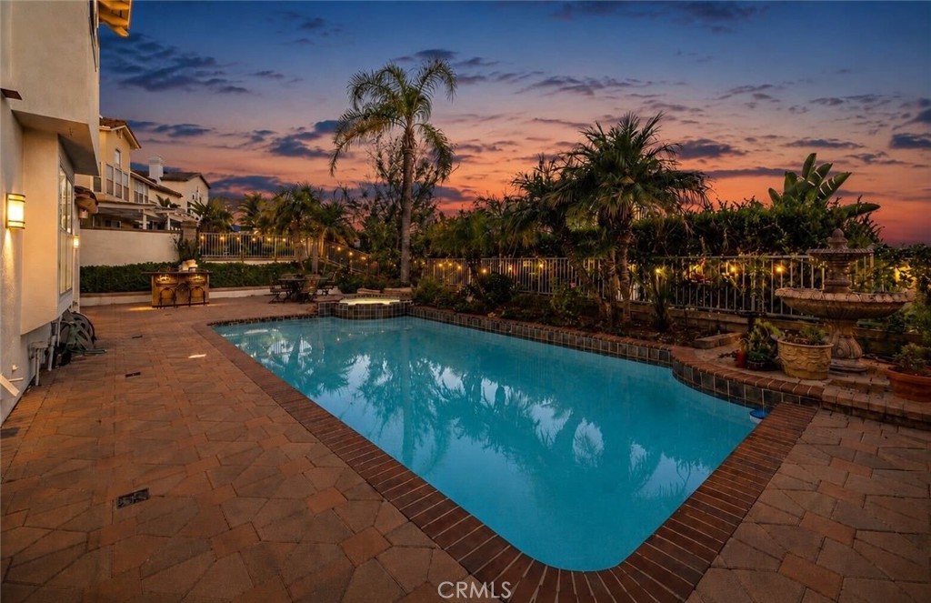 14 Pembroke Ln