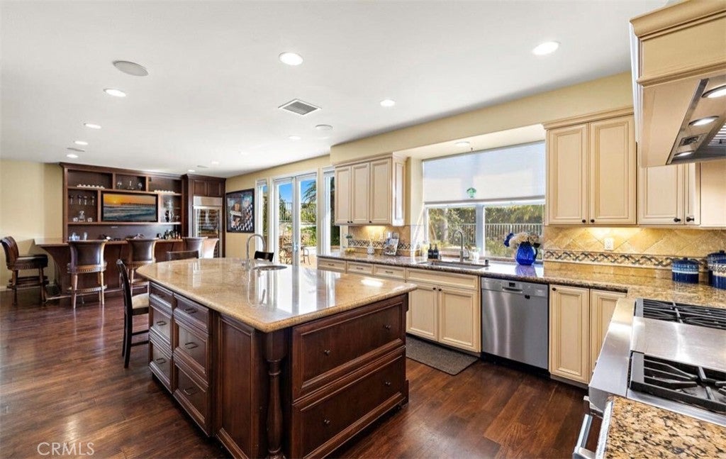 Laguna Niguel, California, 92677, United States, 4 Bedrooms Bedrooms, ,4 BathroomsBathrooms,Residential,Active,2052004
