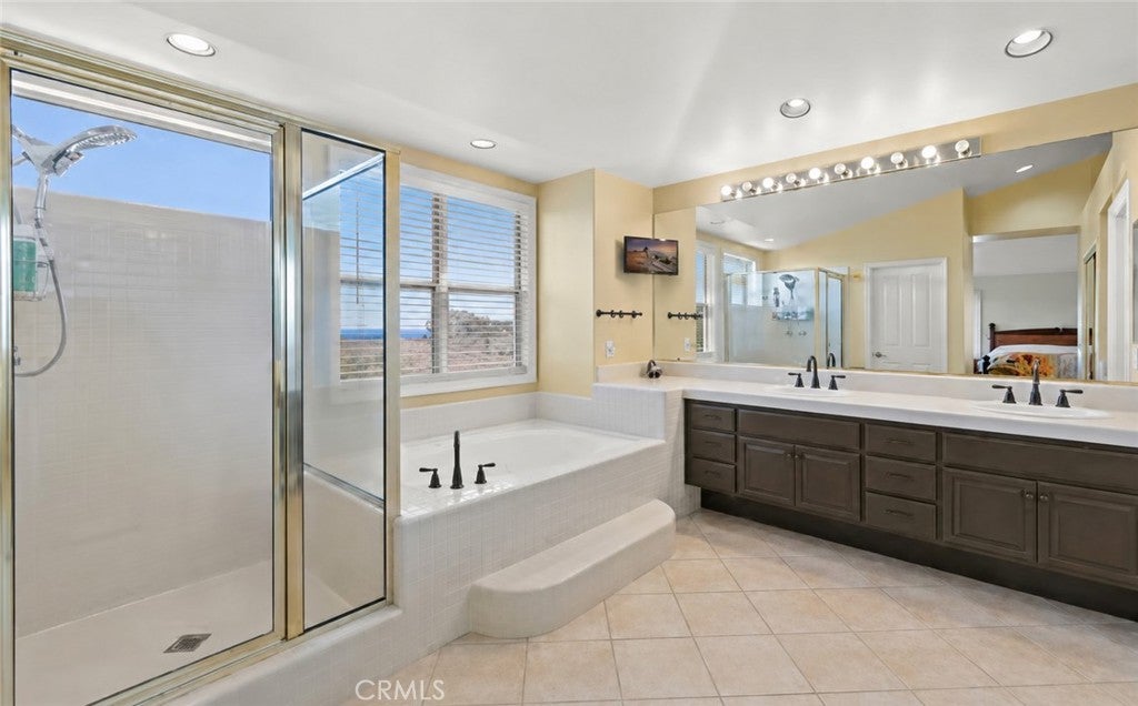 Laguna Niguel, California, 92677, United States, 4 Bedrooms Bedrooms, ,4 BathroomsBathrooms,Residential,Active,2052004