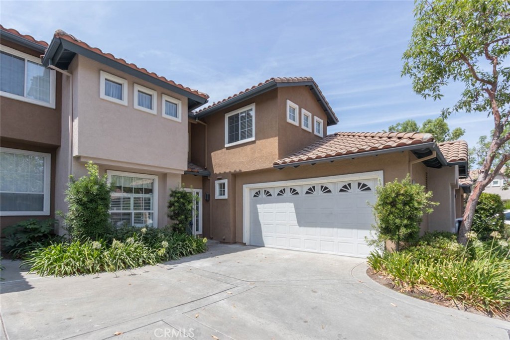 Welcome to this beautifully upgraded townhome located in the highly desirable Melinda Heights community. The spacious backyard is perfect for entertaining, featuring a built-in BBQ and two sliding doors that create a seamless indoor-outdoor flow.
Ideally situated next to Melinda Heights Elementary School and Altisima Park, with access to the community pool and spa just around the corner.
Inside, the open-concept floor plan includes an upgraded kitchen and a convenient downstairs laundry room. Upstairs, you’ll find three bedrooms, including a remodeled primary bathroom. The attached two-car garage provides ample storage space.
With easy access to the toll roads, nearby hiking and biking trails, and a location that blends comfort, convenience, and outdoor living — this home truly has it all.