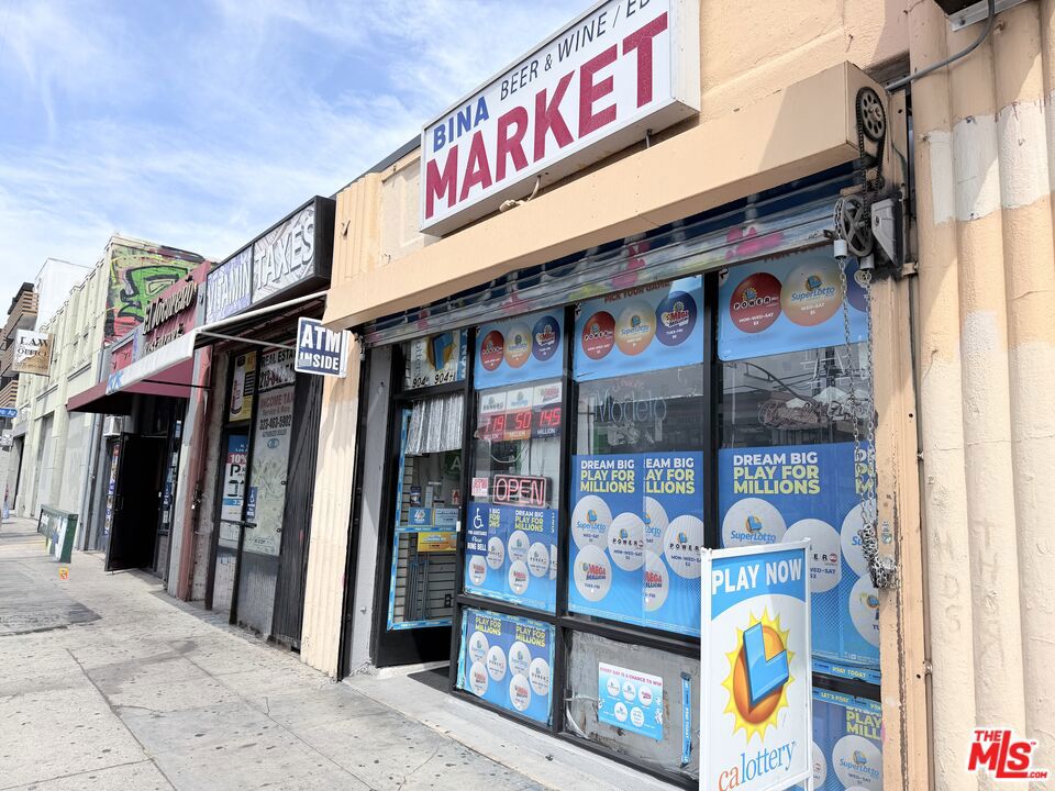 904 N Western Avenue
