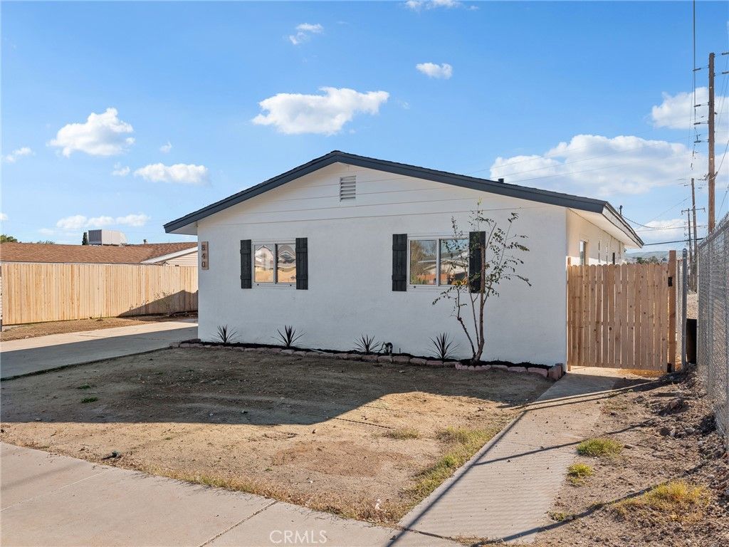 Photo of 840 E Virginia Way, Barstow, CA 92311 (MLS # HD26011266)