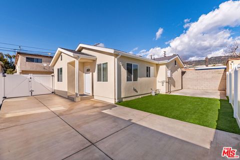 Photo of 1049 Sonora Avenue #A, Glendale, CA 91201 (MLS # 26634197)