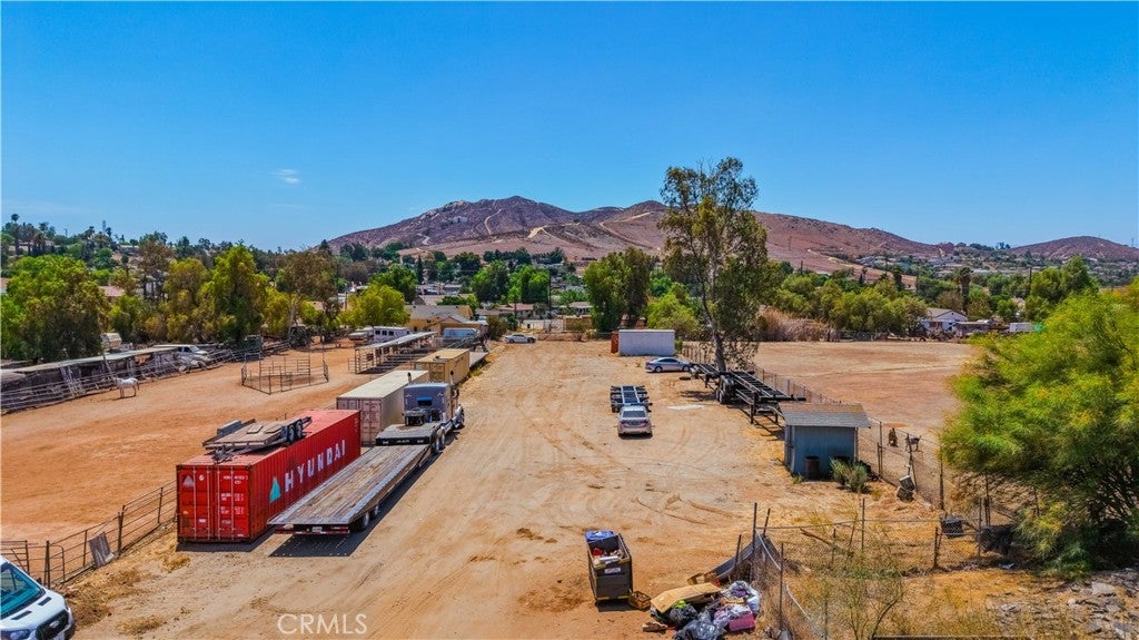 7081 Valley Way