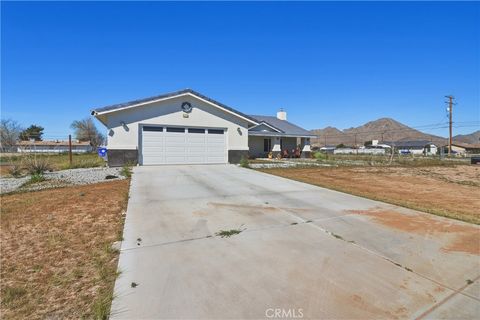 Photo of 15688 Winnebago Rd, Apple Valley, CA 92307 (MLS # SR26056480)