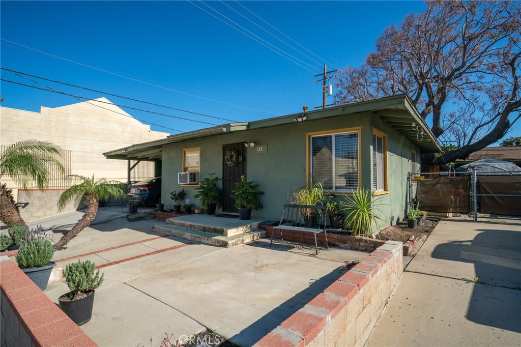 929 933 W 7th Street