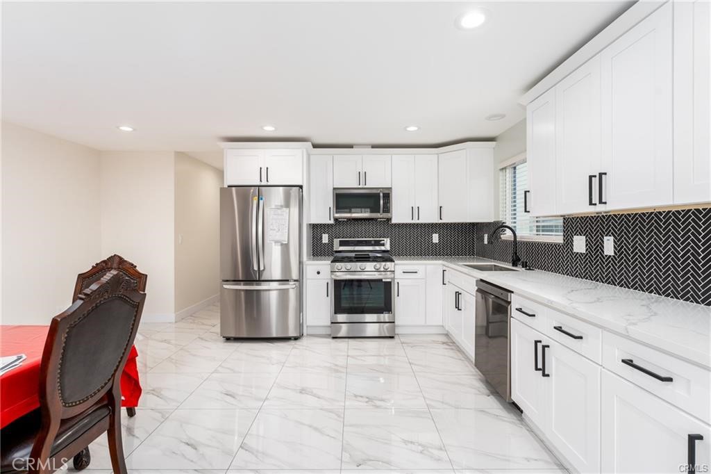 Fullerton Crest (FUCR) - Residential Lease