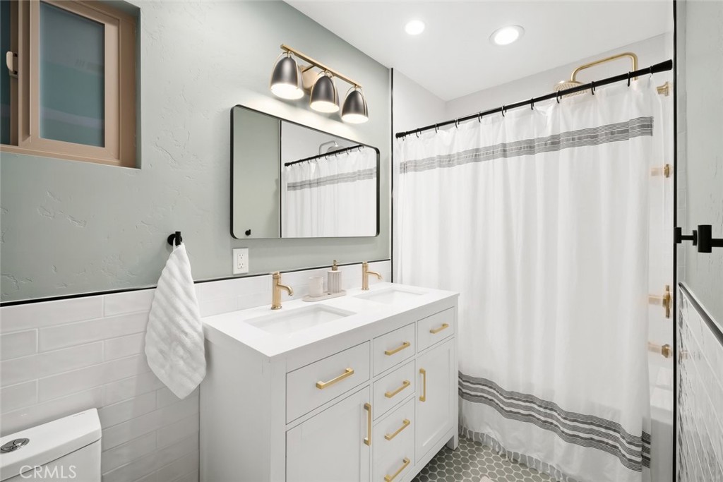 Redfield Woods(650) - Residential