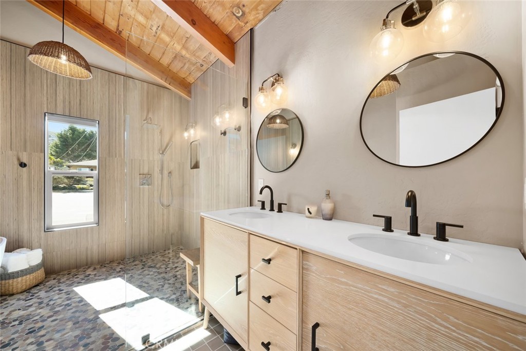 Redfield Woods(650) - Residential