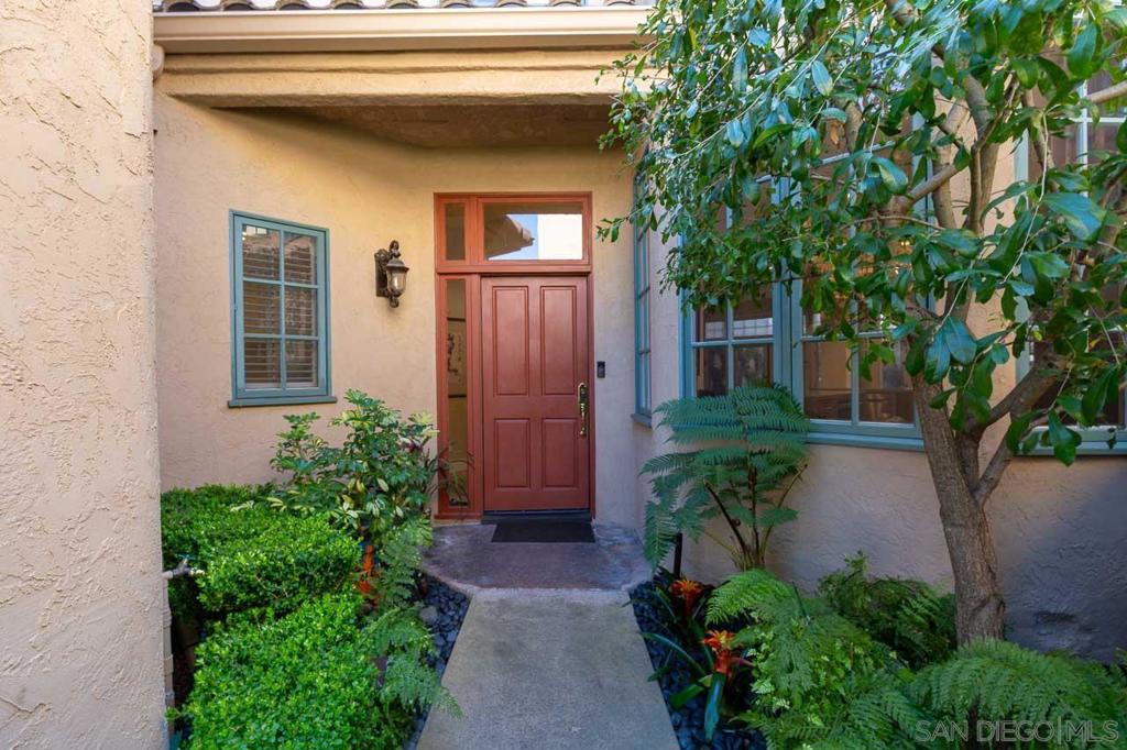 3786 Paseo Vista Famosa