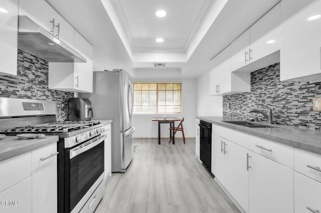 640 S Lake AVE 204, Pasadena CA 91106