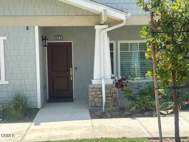 Gated community condominium ground level 2 bedrooms, 2 full baths located in the heart of Oxnard historical district. Kitchen features open concept with standard white cabinets and a large island with white quartz countertops as well as stainless steel appliances including range, microwave and dishwasher. Large main bedroom features bathroom with dual vanity sinks. Additional standard features sliding glass door exit French doors to outdoor patio. Recessed lighting in the kitchen, bathrooms, and dining area. Plantation shutters on windows. Smartphone technology throughout the home. Dedicated laundry room. Attached garage. Outdoor amenities include barbecue area.