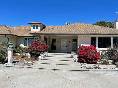 Photo of 900 E Bel Mar Drive, La Selva Beach, CA 95076 (MLS # ML82030176)