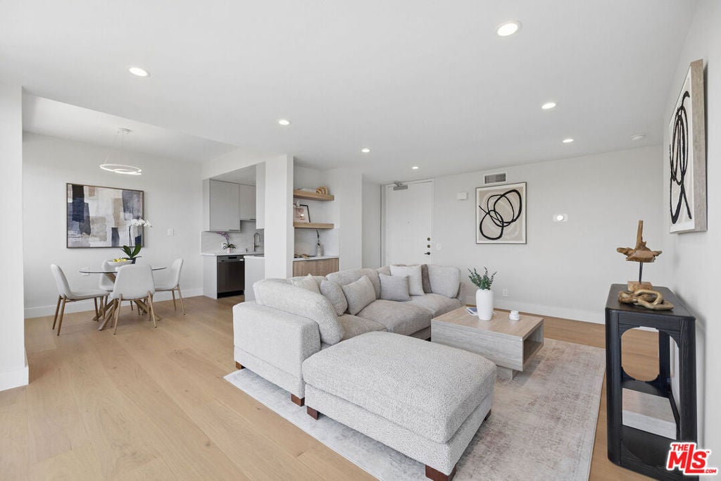 10747 Wilshire Boulevard 1107